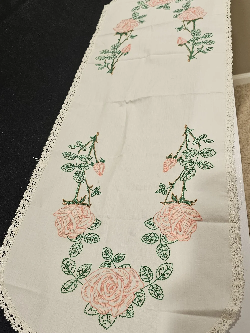 Embroidered Rose Table Runner in Pink and Green With 2 Matching Pillow Cases